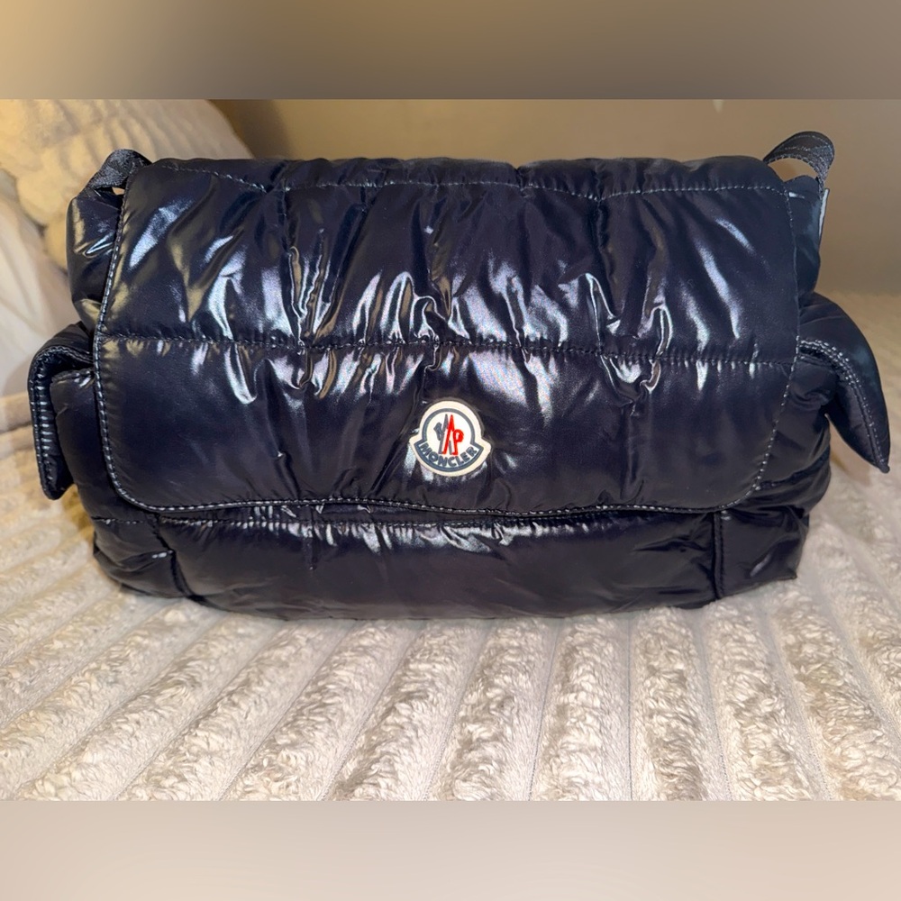 MONCLER ENFANT DIAPER BAG
Baby Quilted Tote Changing Bag -Black